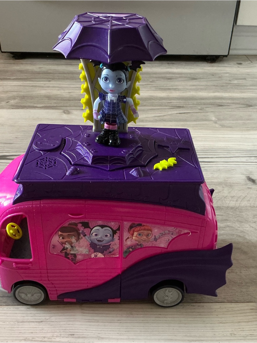 VAMPIRINA Jr rock N jam touring van with lights and sound